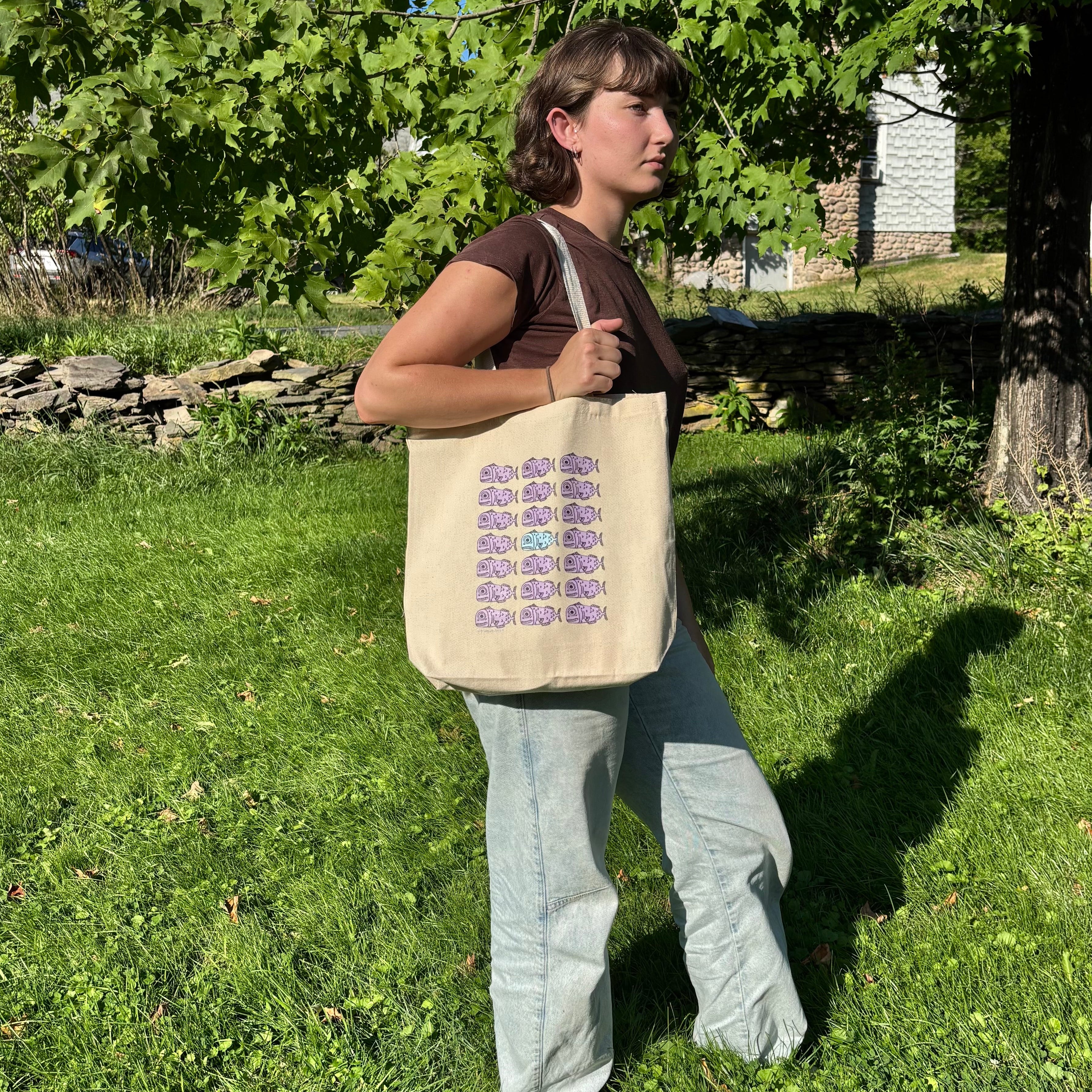 Gus In The Crowd Tote Bag